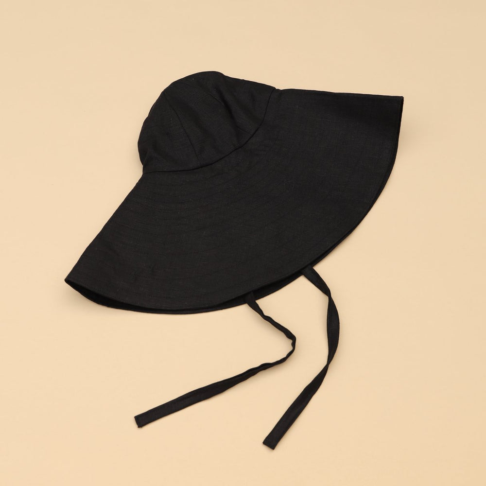 Čierny ľanový klobúk